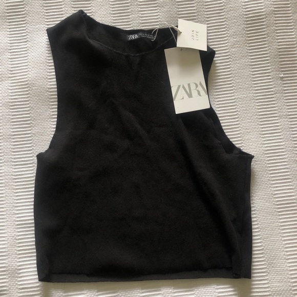 Zara Tops - Zara crop top